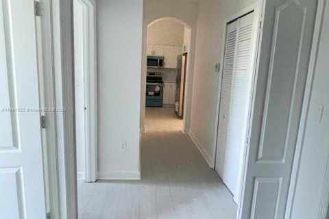 Снять в аренду кондоминиум в Хомстед, Флорида 3 спальни, 108.32м2, № 1944507 - фото 12