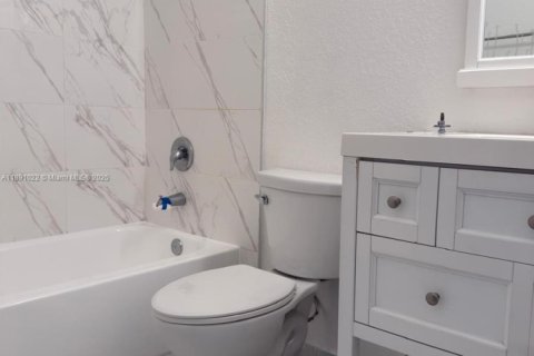 Снять в аренду кондоминиум в Хомстед, Флорида 3 спальни, 108.32м2, № 1944507 - фото 21