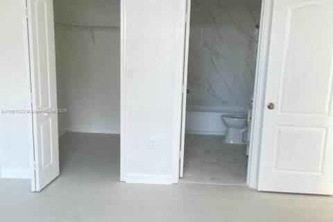 Снять в аренду кондоминиум в Хомстед, Флорида 3 спальни, 108.32м2, № 1944507 - фото 11