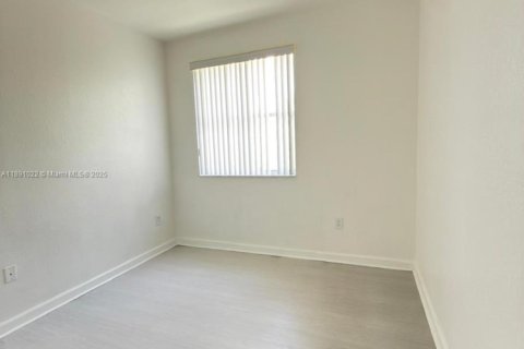 Снять в аренду кондоминиум в Хомстед, Флорида 3 спальни, 108.32м2, № 1944507 - фото 26