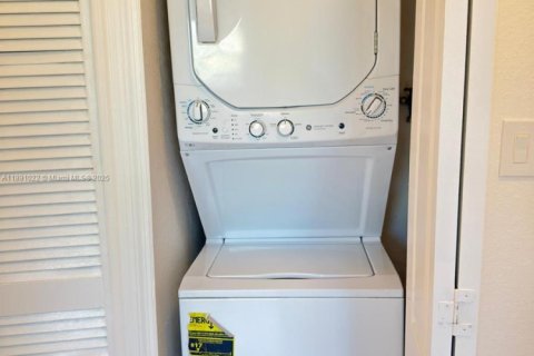 Снять в аренду кондоминиум в Хомстед, Флорида 3 спальни, 108.32м2, № 1944507 - фото 29