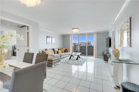 Copropriété à vendre à Aventura, Floride: 2 chambres, 99.68 m2 № 2037085 - photo 4