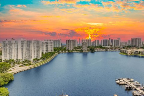 Copropriété à vendre à Aventura, Floride: 2 chambres, 99.68 m2 № 2037085 - photo 30