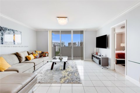 Copropriété à vendre à Aventura, Floride: 2 chambres, 99.68 m2 № 2037085 - photo 3