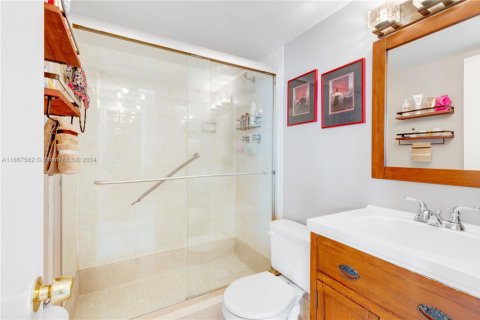 Copropriété à vendre à Aventura, Floride: 2 chambres, 99.68 m2 № 2037085 - photo 20