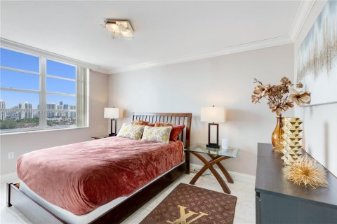 Copropriété à vendre à Aventura, Floride: 2 chambres, 99.68 m2 № 2037085 - photo 19