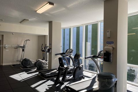 Condominio en alquiler en Miami, Florida, 3 dormitorios, 106.47 m2 № 1993808 - foto 14