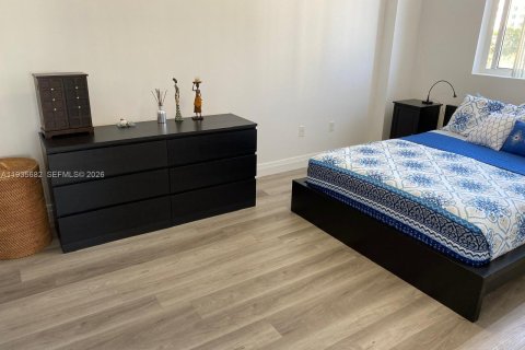 Condominio en alquiler en Miami, Florida, 3 dormitorios, 106.47 m2 № 1993808 - foto 19