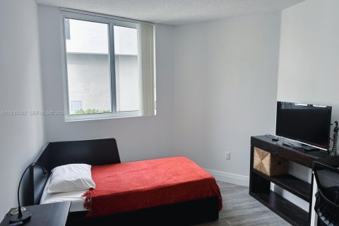 Condominio en alquiler en Miami, Florida, 3 dormitorios, 106.47 m2 № 1993808 - foto 21
