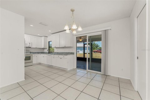 House in Englewood, Florida 3 bedrooms, 117.8 sq.m. № 1629007 - photo 10