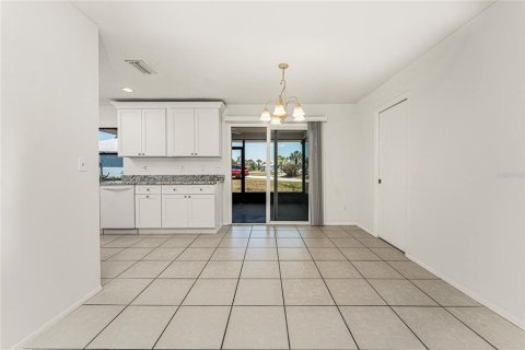 House in Englewood, Florida 3 bedrooms, 117.8 sq.m. № 1629007 - photo 3