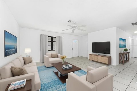 House in Englewood, Florida 3 bedrooms, 117.8 sq.m. № 1629007 - photo 8