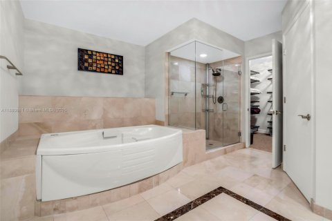 Condo in Sunny Isles Beach, Florida, 3 bedrooms  № 1931259 - photo 26