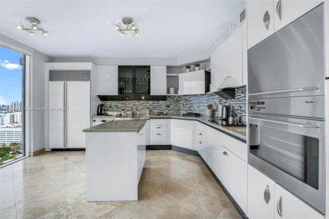 Condo in Sunny Isles Beach, Florida, 3 bedrooms  № 1931259 - photo 5