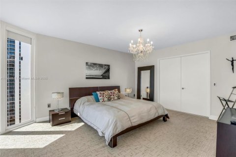 Condo in Sunny Isles Beach, Florida, 3 bedrooms  № 1931259 - photo 23