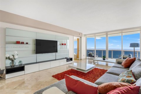Condo in Sunny Isles Beach, Florida, 3 bedrooms  № 1931259 - photo 3