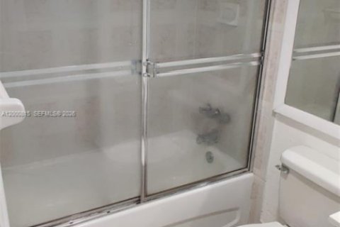 Apartment in Miami, Florida 1 bedroom, 55.56 sq.m. № 2065109 - photo 11