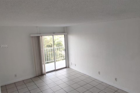 Apartment in Miami, Florida 1 bedroom, 55.56 sq.m. № 2065109 - photo 5