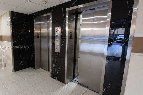 Apartment in Miami, Florida 1 bedroom, 55.56 sq.m. № 2065109 - photo 23