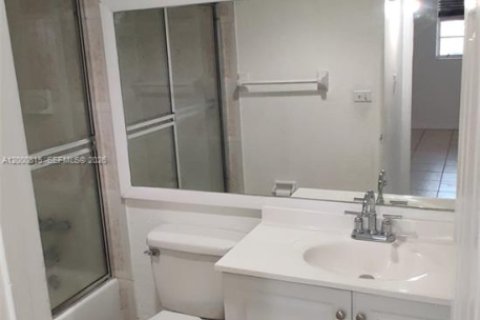 Apartment in Miami, Florida 1 bedroom, 55.56 sq.m. № 2065109 - photo 9