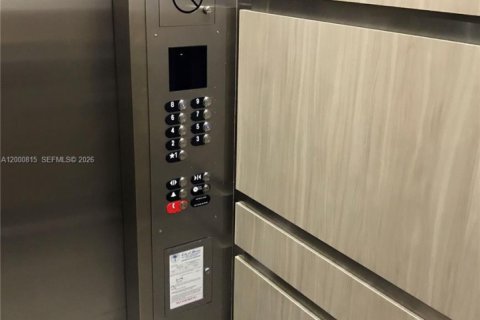 Apartment in Miami, Florida 1 bedroom, 55.56 sq.m. № 2065109 - photo 21