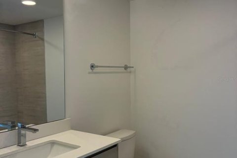 Condo in Orlando, Florida, 3 bedrooms  № 2213220 - photo 24