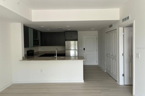 Condo in Orlando, Florida, 3 bedrooms  № 2213220 - photo 19