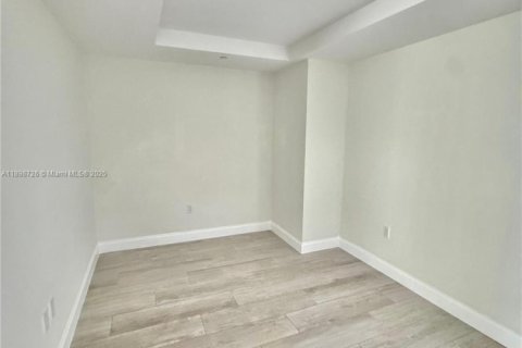 Condominio en venta en Miami, Florida, 1 dormitorio, 78.32 m2 № 1951136 - foto 2