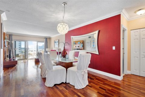 Condominio en alquiler en Hallandale Beach, Florida, 1 dormitorio, 80.82 m2 № 2060153 - foto 3