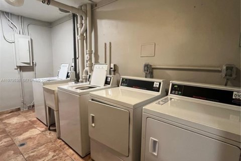 Купить кондоминиум в Майами, Флорида 2 спальни, 96.25м2, № 2090761 - фото 21