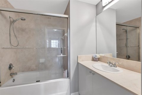 Condo in Boca Raton, Florida, 2 bedrooms  № 1860564 - photo 29