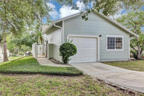 Villa ou maison à Apopka, Floride 3 chambres, 127.46 m2 № 2378286