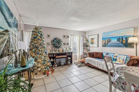 Immobilier commercial à vendre à Longwood, Floride: 4 chambres, 236.16 m2 № 2123768 - photo 17