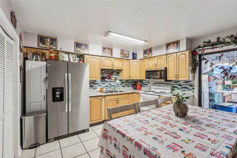 Immobilier commercial à vendre à Longwood, Floride: 4 chambres, 236.16 m2 № 2123768 - photo 15