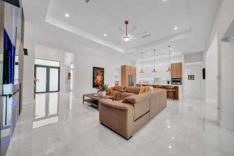 Villa ou maison à vendre à Cape Coral, Floride: 3 chambres, 228.45 m2 № 2249530 - photo 12