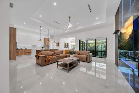 Villa ou maison à vendre à Cape Coral, Floride: 3 chambres, 228.45 m2 № 2249530 - photo 11