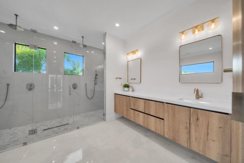 Villa ou maison à vendre à Cape Coral, Floride: 3 chambres, 228.45 m2 № 2249530 - photo 24