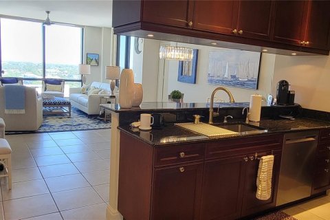 Copropriété à louer à Sarasota, Floride: 2 chambres, 148.18 m2 № 1122470 - photo 6