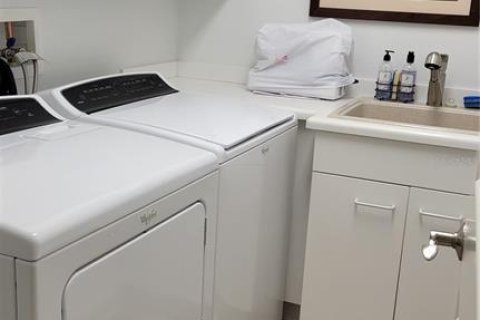 Copropriété à louer à Sarasota, Floride: 2 chambres, 148.18 m2 № 1122470 - photo 25