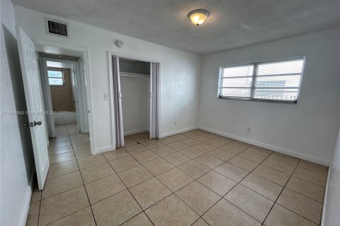 Снять в аренду квартиру в Майами, Флорида 2 спальни, 75.25м2, № 2034296 - фото 8