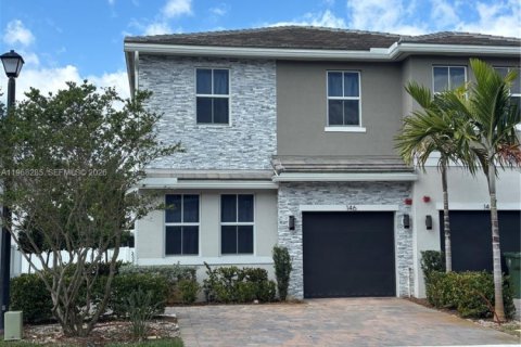 Adosado en alquiler en Pembroke Pines, Florida, 4 dormitorios, 213.4 m2 № 2030713 - foto 2