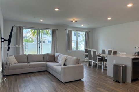 Adosado en alquiler en Pembroke Pines, Florida, 4 dormitorios, 213.4 m2 № 2030713 - foto 6