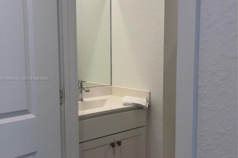 Adosado en alquiler en Pembroke Pines, Florida, 4 dormitorios, 213.4 m2 № 2030713 - foto 13
