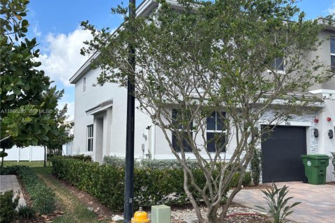 Adosado en alquiler en Pembroke Pines, Florida, 4 dormitorios, 213.4 m2 № 2030713 - foto 4