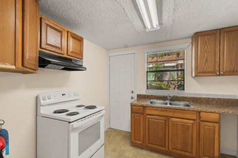House in Vero Beach, Florida 2 bedrooms, 53.14 sq.m. № 2171629 - photo 27