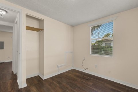 House in Vero Beach, Florida 2 bedrooms, 53.14 sq.m. № 2171629 - photo 21