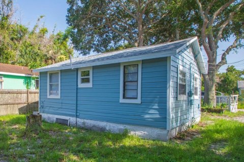 House in Vero Beach, Florida 2 bedrooms, 53.14 sq.m. № 2171629 - photo 7