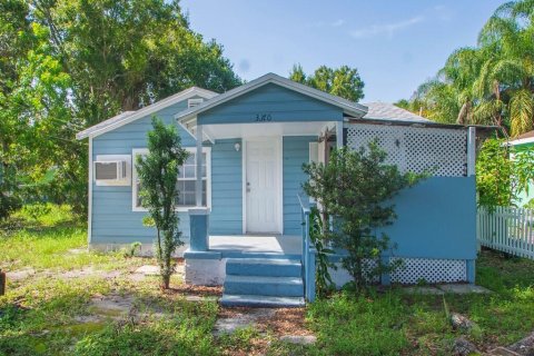 House in Vero Beach, Florida 2 bedrooms, 53.14 sq.m. № 2171629 - photo 5
