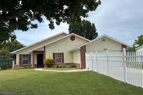 Casa en venta en Kissimmee, Florida, 3 dormitorios, 140.28 m2 № 1848154 - foto 1