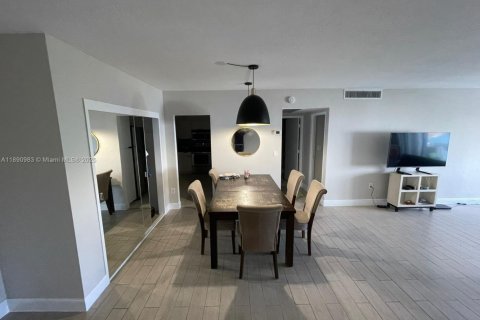 Снять в аренду кондоминиум в Бей-Харбор-Айлендс, Флорида 1 спальня, 88.26м2, № 2021487 - фото 7